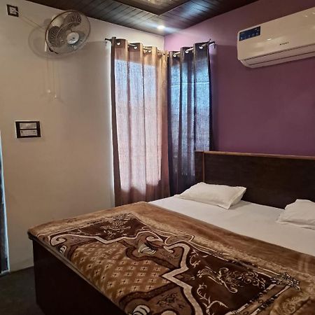 Privyrooms גורקפור מראה חיצוני תמונה